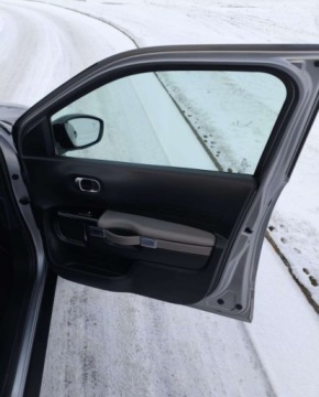 Citroen C4 Cactus Crossover Facelifting 1.2 PureTech 110KM 2019 Citroen C4 Cactus Citroen C4 Cactus 1.2 Benzyna 110KM, zdjęcie 20