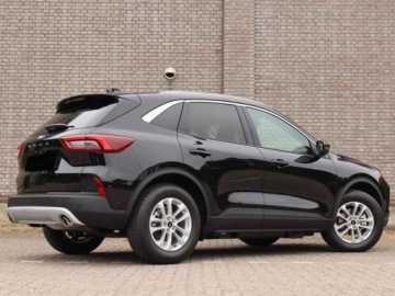 Ford Kuga III SUV Facelifting 1.5 EcoBoost 186KM 2025 Od ręki - Titanium 1.5 EcoBoost 186KM / Pakiet Winter, Driver Assistance, zdjęcie 3