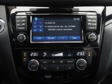 Nissan Qashqai II Crossover 1.2 DIG-T 115KM 2016 Nissan Qashqai 1.2 DIG-T, Salon Polska, zdjęcie 12