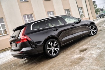 Volvo V60 II  Kombi 2.0 D3 150KM 2020 PIĘKNE V60 MOMENTUM PRO __ KUBEŁKOWE FOTELE, zdjęcie 4