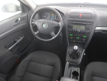 Skoda Octavia II Kombi 2.0 TDI CR DPF 140KM 2008 Skoda Octavia 2.0 TDI, Salon Polska, Xenon, Klima, zdjęcie 6