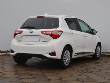 Toyota Yaris III Hatchback 5d Facelifting 2017 1.5 Hybrid 100KM 2020 Toyota Yaris 1.5 Hybrid, Automat, Klima, zdjęcie 4