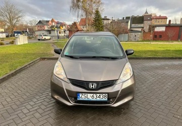 Honda Jazz III 1.2 i-VTEC 90KM 2013 Honda Jazz Sprowadzona Zarejestrowana.klima. 1.2 Benzyna 90KM, zdjęcie 2