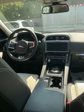 Jaguar F-Pace SUV 3.0 TDV6 300KM 2016 Jaguar F-Pace 30d R-Sport AWD, zdjęcie 7