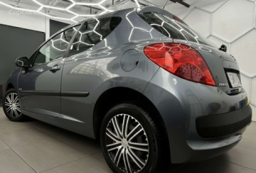 Peugeot 207 Hatchback 5d 1.4 75KM 2007 Peugeot 207 1,4 benzyna 1 wlasciciel 100 bezwypadkowy 1.4 Benzyna, zdjęcie 15