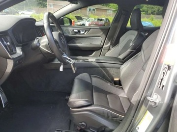 Volvo S60 III Sedan 2.0 T6 310KM 2019 Volvo S60 2.0 T6 316 KM, 4x4, wersja R-DESIGN, piekna kolorystyka 2.0, zdjęcie 4
