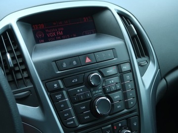 Opel Astra J Sedan 1.6 CDTI ecoFLEX 110KM 2016 Opel Astra 1.6 CDTI, Salon Polska, Klima, zdjęcie 11