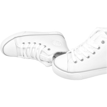 Детские кроссовки кроссовки изолированы с белым замком Big Star KK374227 34