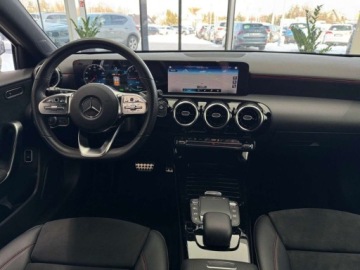 Mercedes Klasa A W177/V177 Hatchback Plug-In 1.3 250e 218KM 2020 Mercedes-Benz Klasa A AMG Line Plug In Fotele kubelkowe Nawigacja Kame, zdjęcie 12