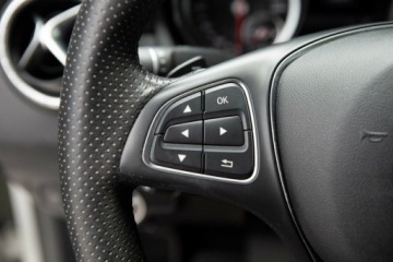 Mercedes CLA C117 Coupe Facelifting 1.6 180 122KM 2017 Mercedes-Benz CLA CLA 180 7-G DCT Progressive Salon Polska Autotrade Mer, zdjęcie 17