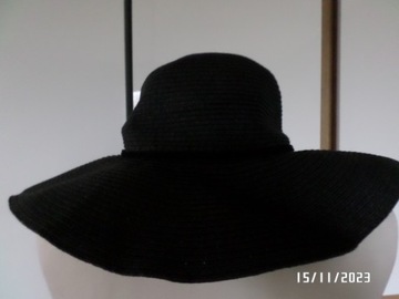 czarny kapelusz damski-firma-H&M-rozmiar-56-M