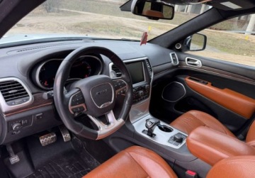 Jeep Grand Cherokee IV Terenowy Facelifting 6.4 V8 468KM 2015 Jeep Grand Cherokee 2015 Jeep Grand Cherokee SRT 6.4 V8 HEMI 6.4 Benzyna, zdjęcie 9