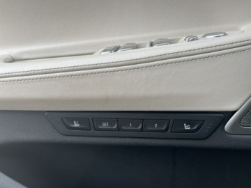 BMW Seria 7 G11-G12 Sedan L Facelifting 3.0 745e 394KM 2022 BMW 745 Long Mpakiet Xdrive Pamięć Pneumatyka, zdjęcie 19