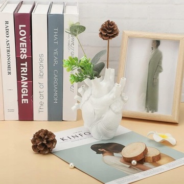 Ваза для цветов с анатомическим сердцем, смола-черный