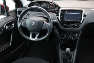 Peugeot 208 I Hatchback 5d Facelifting 1.2 PureTech 82KM 2018 Peugeot 208 1.2 PureTech, Klima, Tempomat, zdjęcie 6