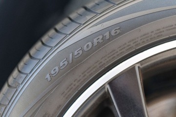 Toyota Yaris III Hatchback 5d Facelifting 2017 1.5 Hybrid 100KM 2018 Toyota Yaris Hybrid 100 Selection 1.5 Hybryda 100KM, zdjęcie 14