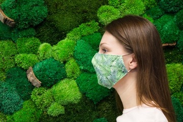 Маска из хлопка с индивидуальным принтом.