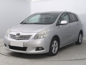 Toyota Verso Minivan 2.0 D-4D 126KM 2010 Toyota Verso 2.0 D-4D, Klima, Klimatronic, zdjęcie 1