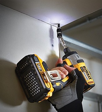 Набор ударных бит 8 шт. DeWALT DT70518T + торсионная угловая рукоятка.