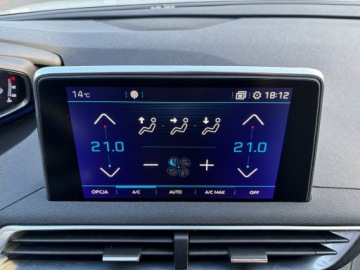 Peugeot 5008 II Crossover 1.2 PureTech 130KM 2017 Peugeot 5008 7-osobowy Półskóry Panorama dach, zdjęcie 24