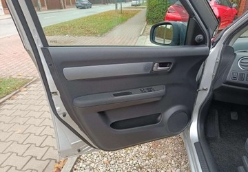 Suzuki Swift IV Hatchback 5d 1.3 92KM 2010 Suzuki Swift Suzuki Swift 2010 1.3 16V Klima Bezwypadkowy 1.3 Benzyna 92KM, zdjęcie 19