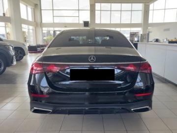 Mercedes Klasa E W214 Sedan 2.0 220d 197KM 2025 E Klasa 220 d 4-Matic AMG 2.0 197KM 2025, zdjęcie 2