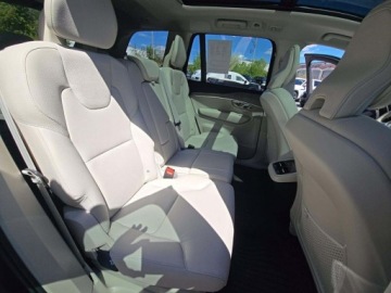 Volvo XC90 II 2023 Volvo XC 90 B5 Plus 7-Passenger 2023 2.0 Benzyna 247KM, zdjęcie 12