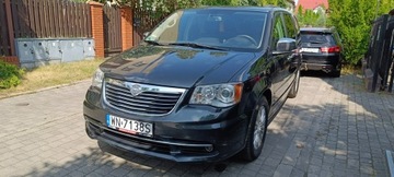 Lancia Voyager Van 2.8 TD 163KM 2011