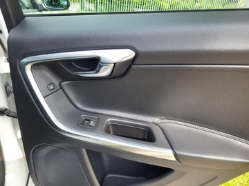 Volvo V60 I Kombi Facelifting 2.0 T5 DRIVE-E 245KM 2017 VOLVO V60 T5 2.0l benzyna 245KM*Dokumentacja * Zadbany * 141, 074km, zdjęcie 30