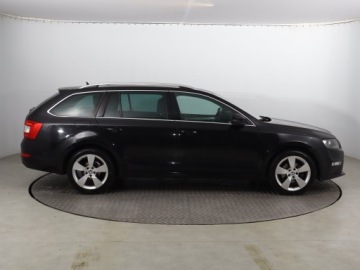 Skoda Octavia III Kombi 2.0 TDI CR DPF 150KM 2015 Skoda Octavia 2.0 TDI, DSG, Xenon, Bi-Xenon, zdjęcie 5