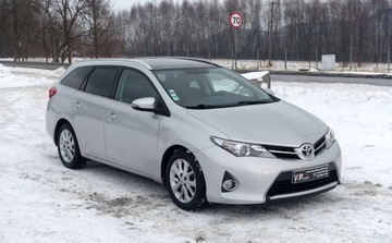 Toyota Auris II Touring Sports D-4D 90 90KM 2014 Toyota Auris 1.4D-4D 90KM 1wlascicel Bezwypadkowy Oryginalny przebieg Zero
