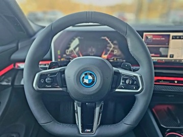 BMW Seria 5 G90-91 Sedan Plug-In 3.0 50e 489KM 2026 BMW Seria 5 550e xDrive Sport Sedan 3.0 (489KM) 2026, zdjęcie 9