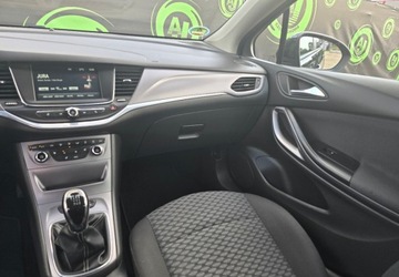 Opel Astra K Sports Tourer 1.4 Turbo 125KM 2016 Opel Astra 153 tys km podgrzewana kierownica 1.4 Benzyna 125KM, zdjęcie 6