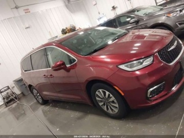 Chrysler Pacifica II 2022 Chrysler Pacifica Hybrid Touring L 2022 3.6l 3.6 Hybryda 260KM, zdjęcie 6