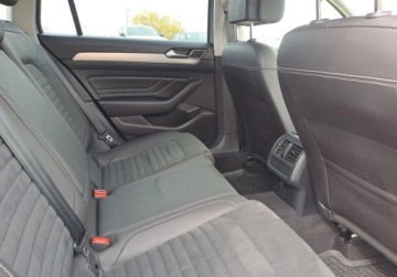 Volkswagen Passat B8 Variant Facelifting 1.5 TSI EVO 150KM 2023 Volkswagen Passat Elegance 1.5 TSI 150 KM DSG Podg. fot Navi Kamera, zdjęcie 10