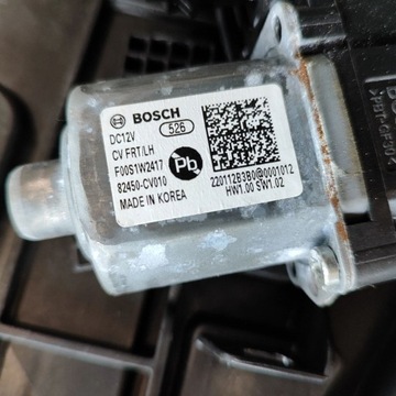 KIA EV6 2022 PŘEDNÍ STRANA LEVÝ ZVEDÁK OKNO DVEŘE Z MOTORKEM