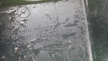 RENAULT TRAFIC ORIGINÁLNÍ DRŽÁKY SVĚTLA PRAVÝ ZADNÍ 105846A2