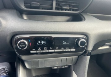 Toyota 2024 Toyota Yaris Hybryda Klima Niski przebieg 1.5 Benzyna 125KM, zdjęcie 11