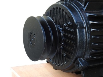 ДВИГАТЕЛЬ 4 кВт 2850р 400В электрический 3-ФАЗНЫЙ мощность KOWAL POLSKA S-55 5,5 л.с.