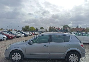 Opel Astra H Hatchback 5d 1.7 CDTI ECOTEC 100KM 2004 Opel Astra Opel Astra 1.7 CDTI Cosmo 1.7 Diesel 100KM, zdjęcie 1