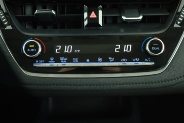 Toyota Corolla XII Sedan 1.5 VVT-i 125KM 2022 Toyota Corolla 1.5 VVT-i, Salon Polska, zdjęcie 10