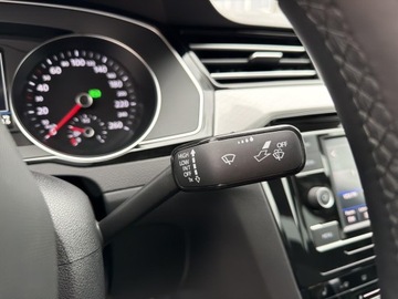 Volkswagen Passat B8 Variant Facelifting 1.5 TSI EVO 150KM 2022 Volkswagen Passat 1.5 TSI / 150 KM DSG Bussines Sa, zdjęcie 26