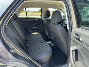 Volkswagen T-Roc I SUV 1.6 TDI 115KM 2020 Volkswagen T-Roc Grzane fotele, Lane Assist, Clima, zdjęcie 13