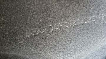 CLIO III POLIČKA KUFRU 3D HB 399776F
