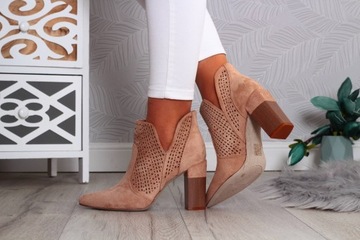 ЭЛЕГАНТНЫЕ ЖЕНСКИЕ БОТИНКИ С ВЫРЕЗОМ НА СТОЙКЕ