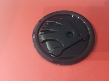 Логотип-эмблема для Skoda Kodiaq 100 мм Черный Глянцевый