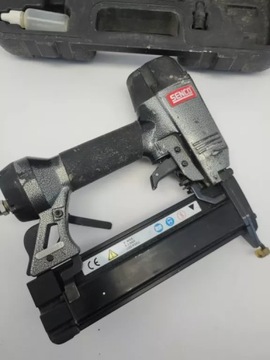 ПНЕВМАТИЧЕСКАЯ МАШИНА ДЛЯ ЗАБИВАНИЯ ГВОЗДЕЙ PRO18MG