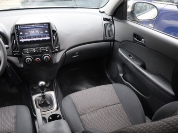 Hyundai i30 I Hatchback 1.4 109KM 2007 Hyundai i30 1.4 CVVT, GAZ, Klima, Parktronic, zdjęcie 7