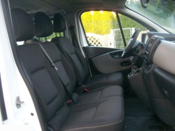 Renault Trafic III Furgon 1.6 dCi 95KM 2018 Renault Trafic 1.6d 95KM 2018r 9 osobowy, zdjęcie 9