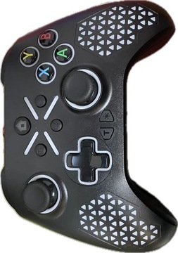 KONTROLER DO GIER GAMEPAD JOYSTIC CZARNO-CZERWONY Z PODŚWIETLENIEM